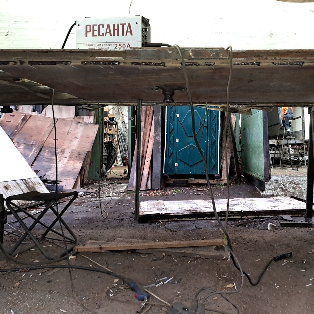 монтаж новой опорной плиты полуприцепа