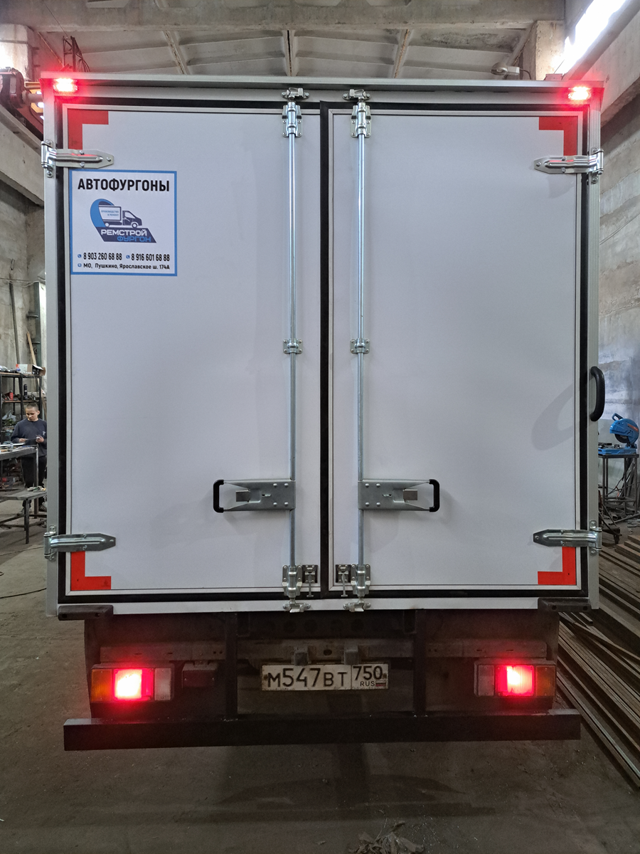 Замена и ремонт ворот фургона ISUZU Ворота фургона ISUZU